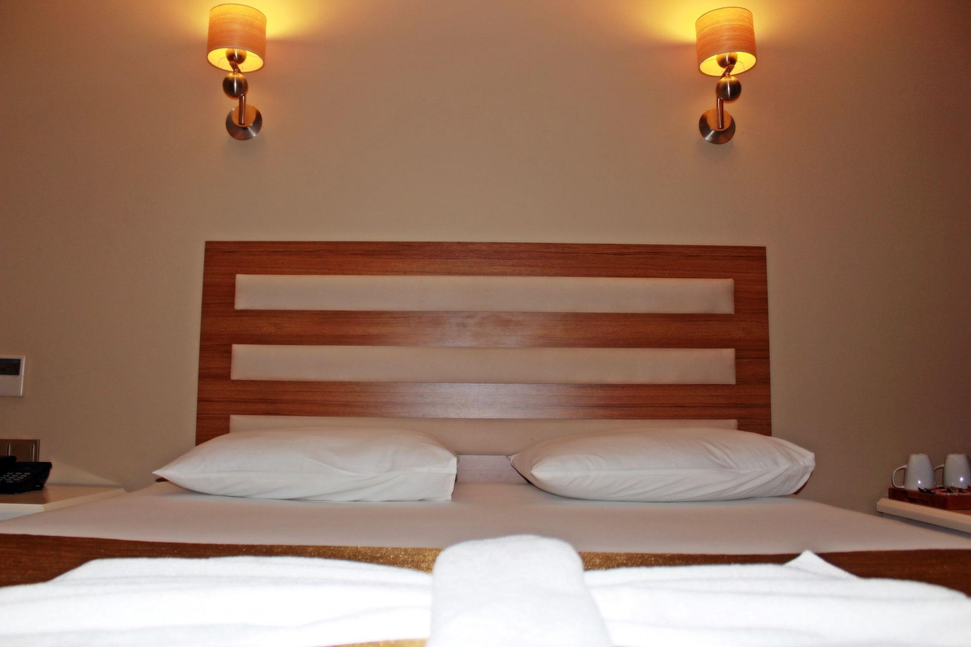 טראבזון Feza Otel מראה חיצוני תמונה