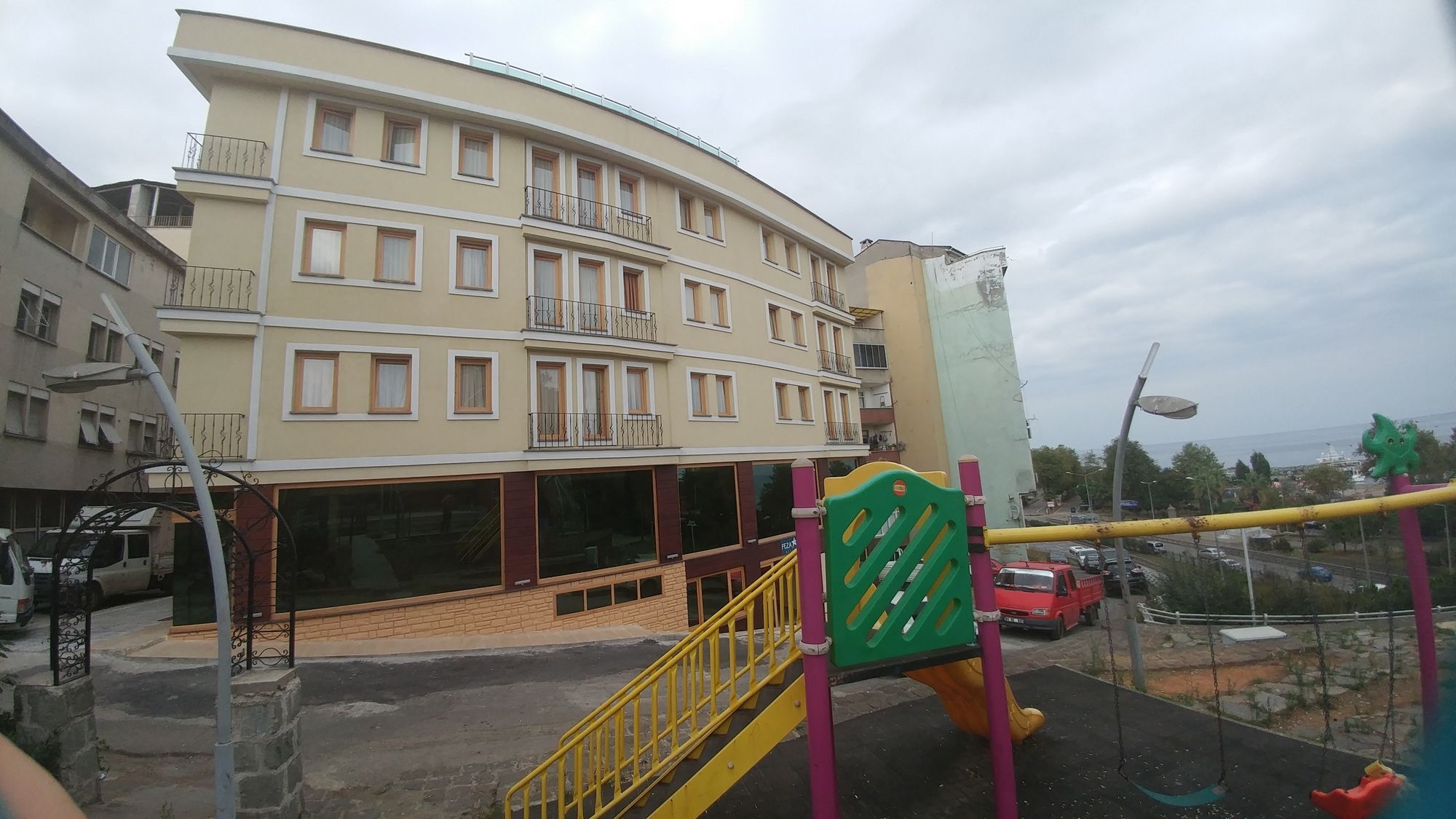טראבזון Feza Otel מראה חיצוני תמונה