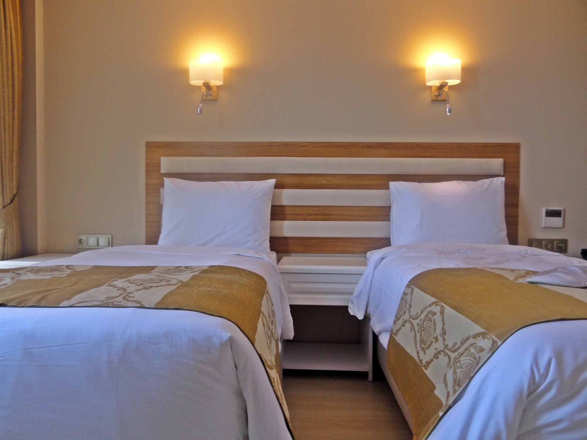 טראבזון Feza Otel מראה חיצוני תמונה